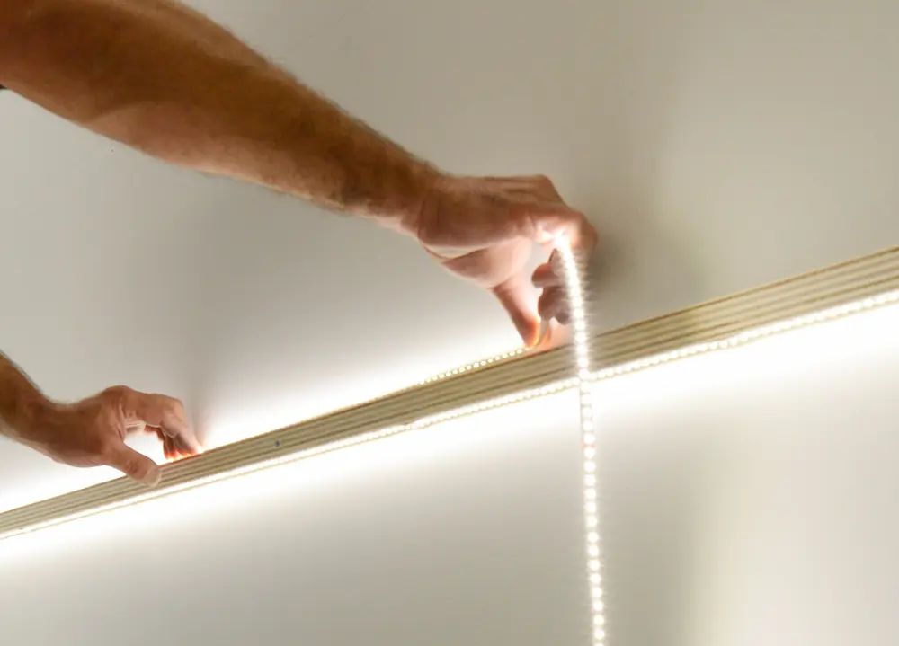 Grav or Le cristallin Pose de leds pour une lumiere economique. scaled 2